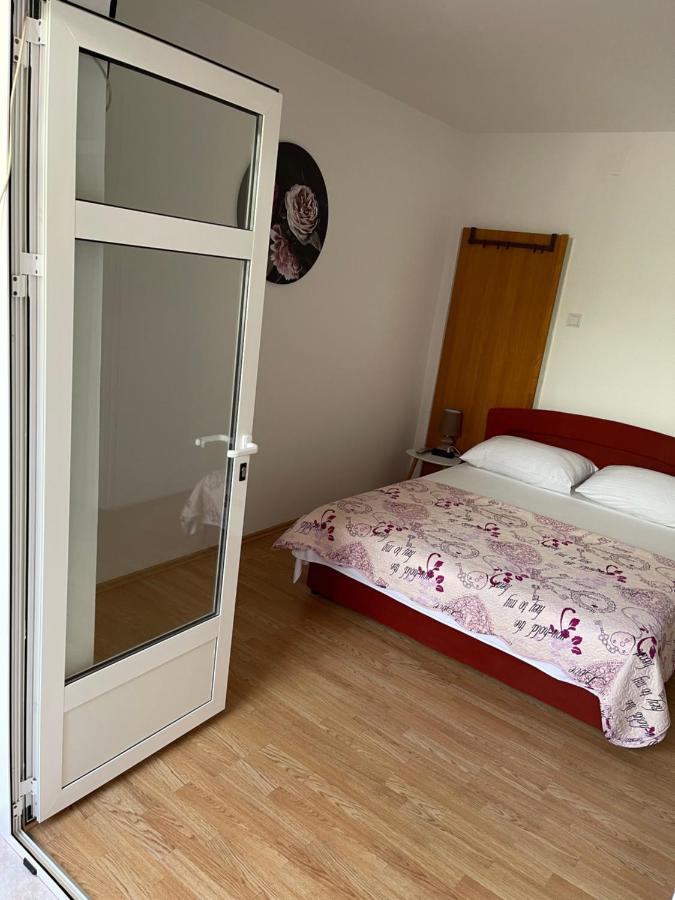 Apartmani Frane Tribunj  Exterior photo